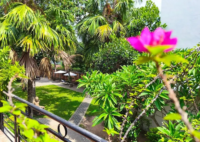 Sala Bai & Restaurant School Hotel
