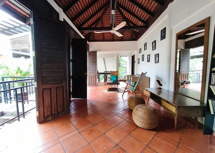 Sala Bai & Restaurant School 4*