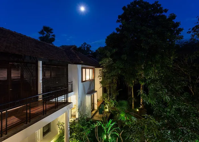 Sala Bai & Restaurant School 4*