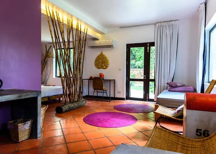 Hotel Sala Bai & Restaurant School 4*